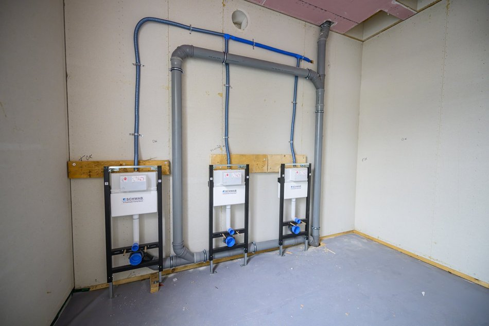 Łódź. Szkoła Podstawowa nr 169 na Złotnie w Łodzi w trakcie przebudowy. Imponujące tempo prac