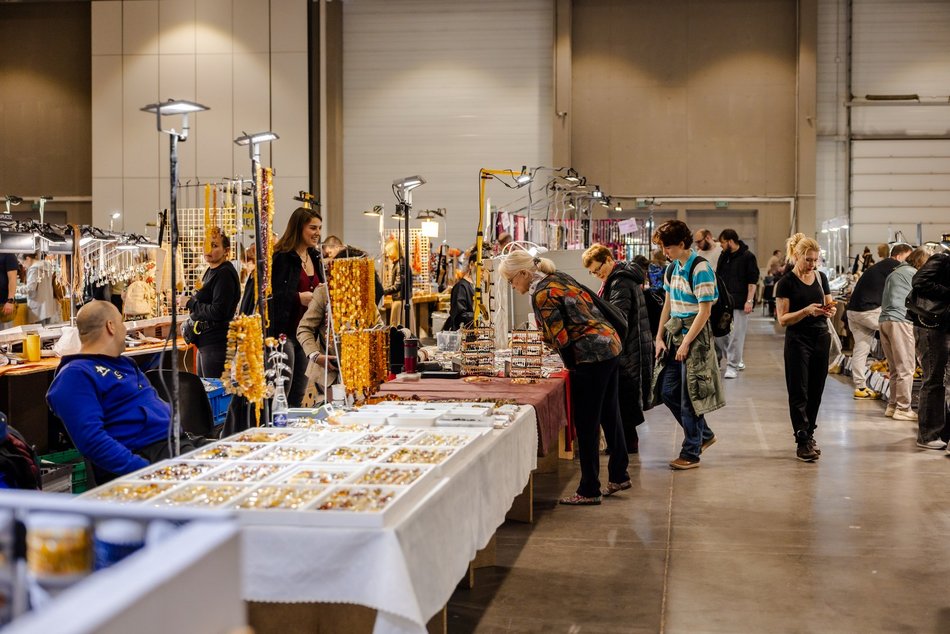 Łódź. Targi kamieni w hali Expo Łódź. Minerały, naturalna biżuteria, rękodzieło i... meteoryty!