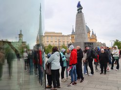 Noc Muzeów Łódź 2025. Muzeum Kanału Dętka przyciągnęło tłumy na plac Wolności