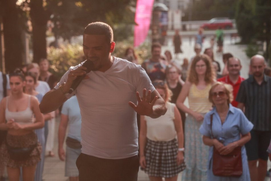 Łódź. Niedzielna potańcówka przy Piotrkowskiej. Taneczny wieczór łodzian