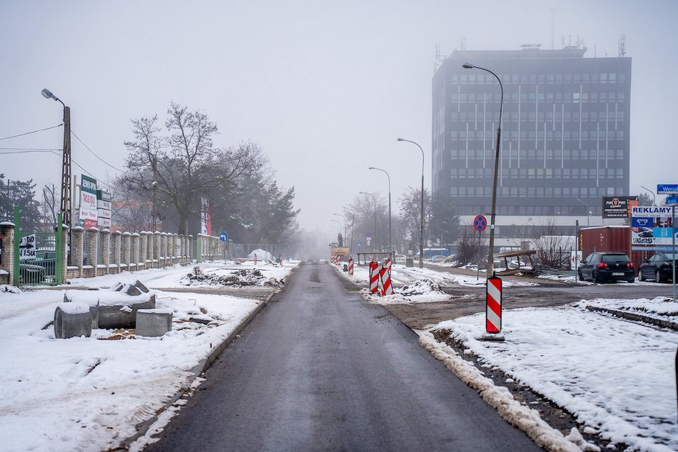Łódź. Remont Szparagowej i Wersalskiej. Jest już część nowej jezdni