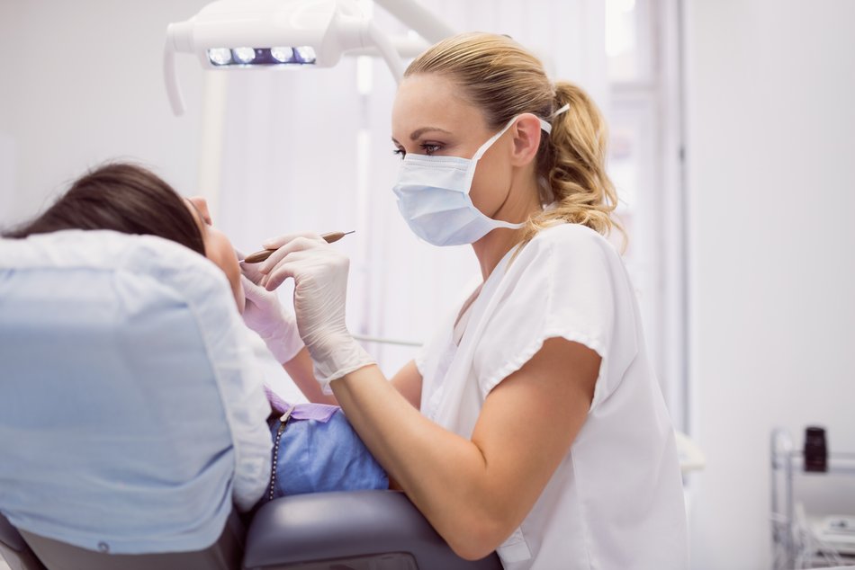 Umów się na bezpłatną wizytę u dentysty. Wylecz próchnicę przy Próchnika