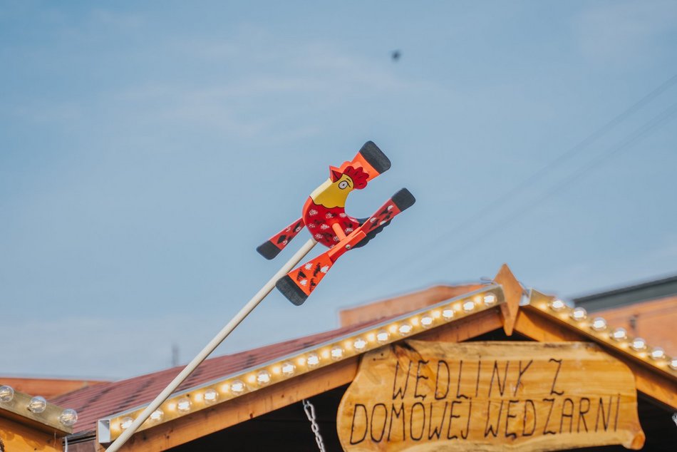 Łódź. Jarmark Wielkanocny w Manufakturze. Regionalne przysmaki, świąteczne ozdoby i więcej