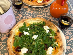 Łódź. Restauracja Olio w Łodzi. Pizza neapolitańska, bruschetty, foccacie i sałatki