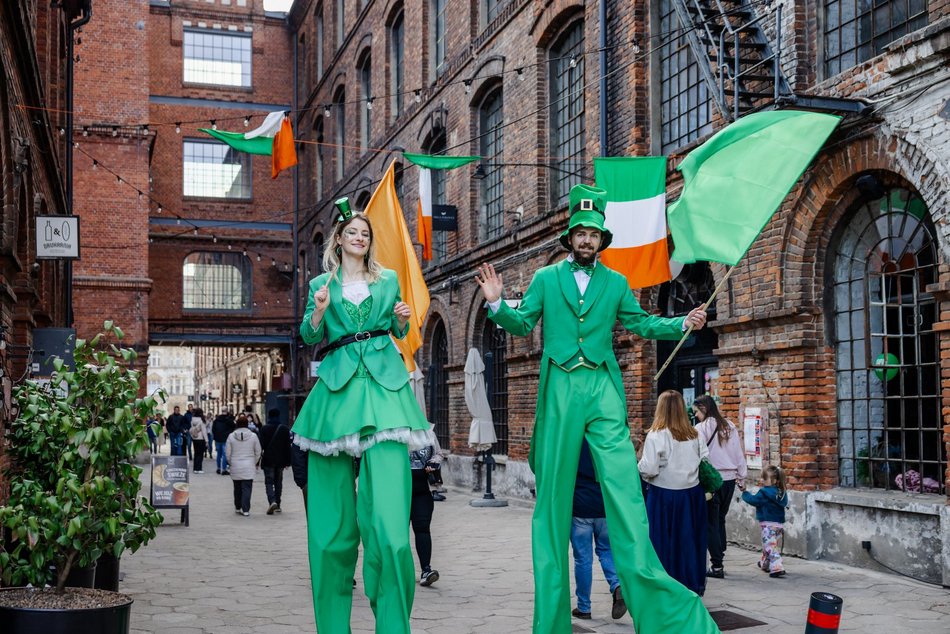 Zielona parada przeszła Piotrkowską! Tłumy świętują z okazji Dnia Świętego Patryka