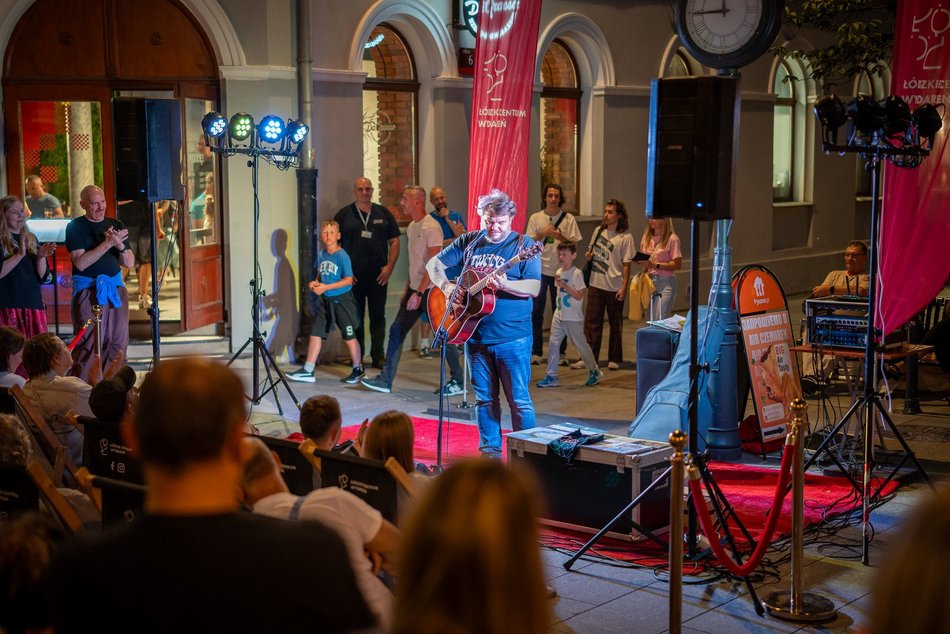 Songwriter Łódź Festiwal. Wyjątkowy klimat przy 6 sierpnia stworzył Svavar Knutur