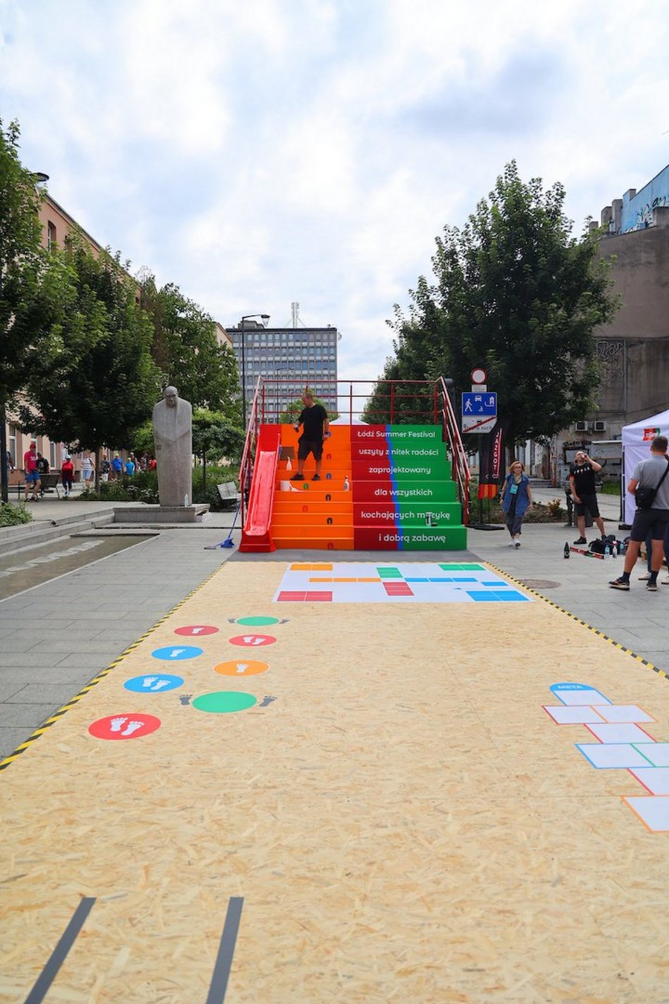 Przygotowania do 602. Urodzin Łodzi. Na Piotrkowskiej prace wre!