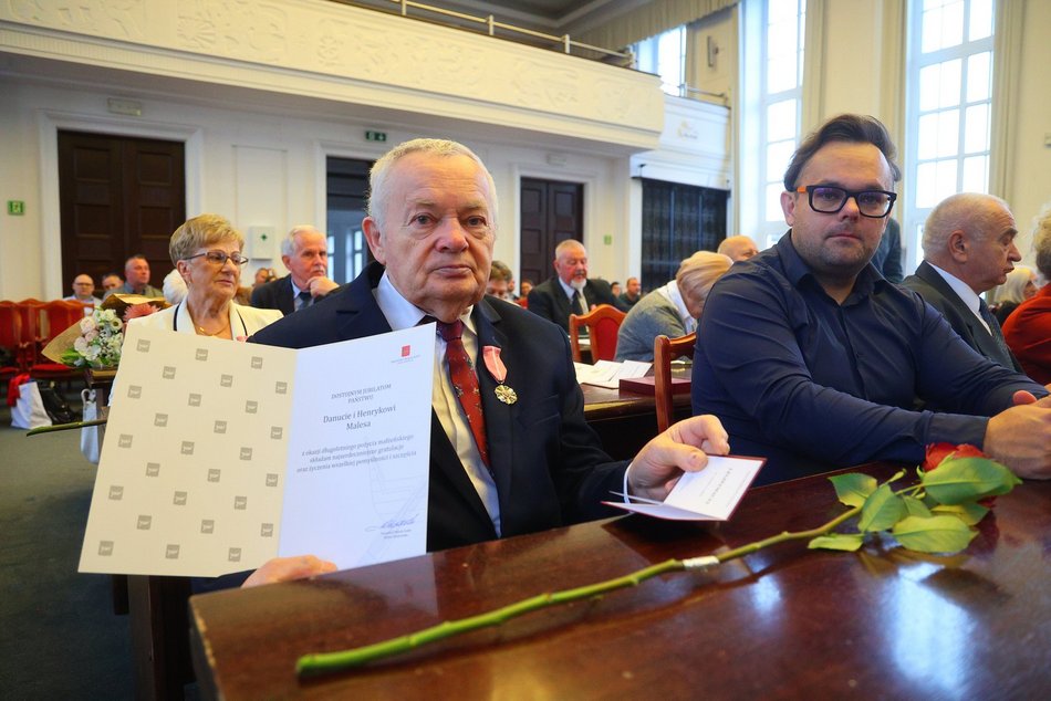 Łódź. Medale za długoletnie pożycie małżeńskie. Rekordziści są razem od 66 lat!