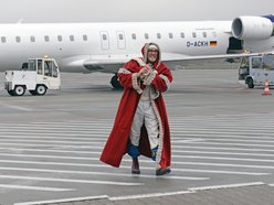 Święty Mikołaj na lotnisku