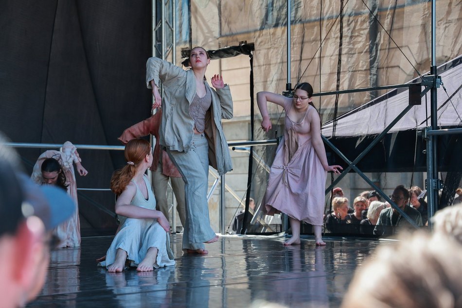 Łódź. Międzynarodowy Dzień Tańca w Łodzi. Pokazy, warsztaty i wspólna potańcówka