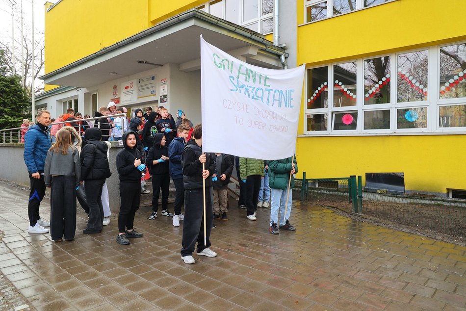 Galante Sprzątanie w Łodzi idzie pełną parą! Tak uczniowie dbają o środowisko!