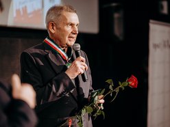 Gloria Artis dla Piotra Dzięcioła. Jest filmową dumą Łodzi!