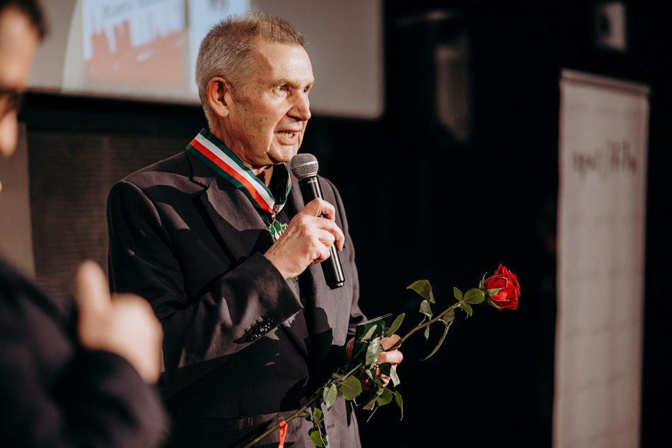 Gloria Artis dla Piotra Dzięcioła. Jest filmową dumą Łodzi!