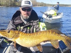 Łódź. Ma swój „haczyk” na ryby. Wędkarz Jakub Dziki z Łodzi produkuje własne przynęty