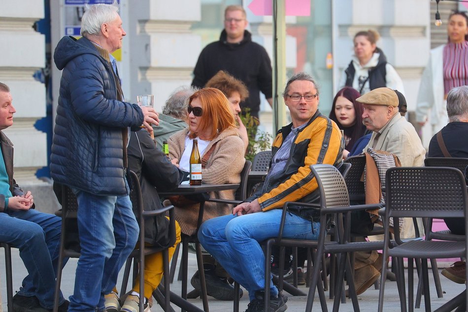 Łódź. Łódź budzi się do życia! Łodzianie i turyści tłumnie korzystają z pierwszych dni wiosny