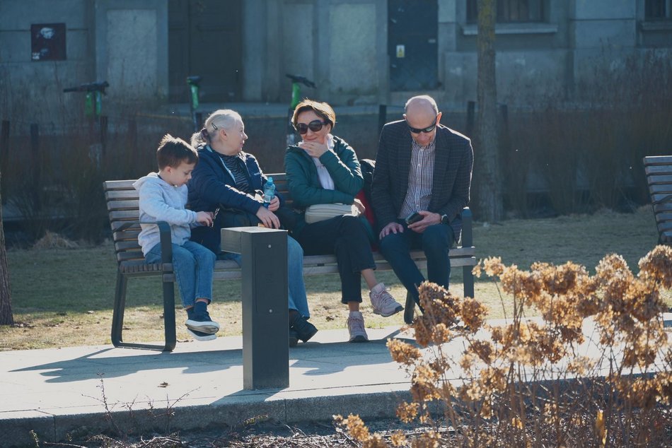 Park Staromiejski i Manufaktura skąpane w wiosennym słońcu