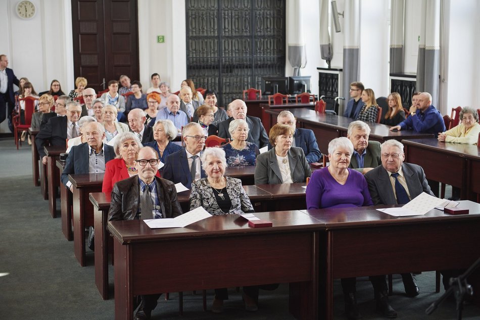 Uroczystość wręczenia medali z okazji długiego pożycia małżeńskiego