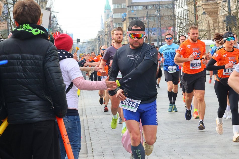 Łódź. DOZ Maraton Łódź 2026. Brałeś udział w biegu na 10 km? Znajdź się na zdjęciach!