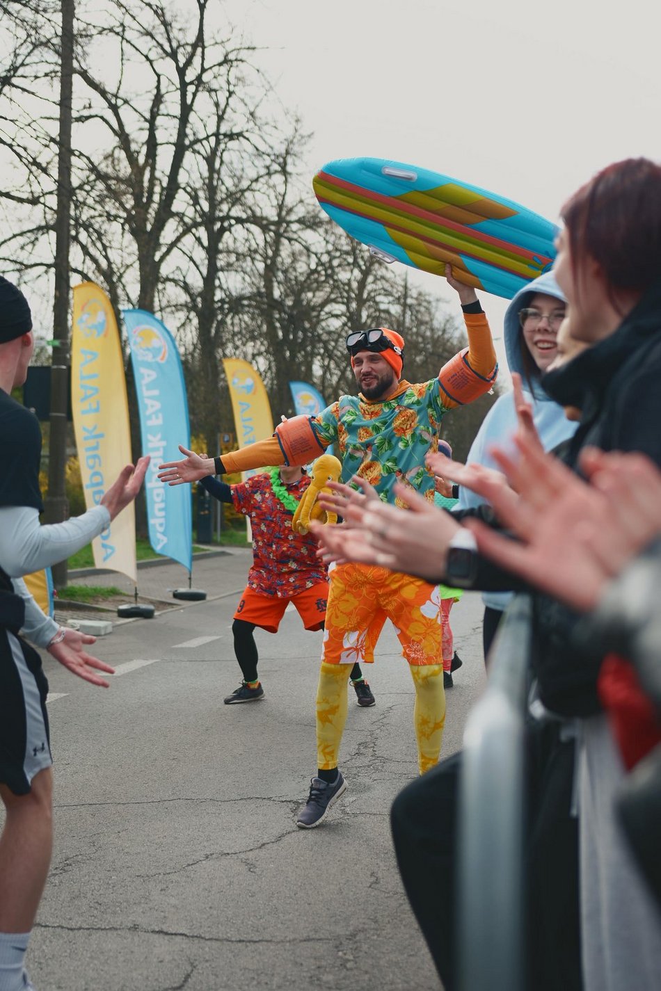 Łódź. Strefa kibica na DOZ Maraton Łódź 2026. Jak Łodzianie dopingowali biegaczy?