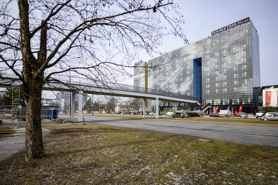 Łódź. Nowe kładki nad trasą W–Z