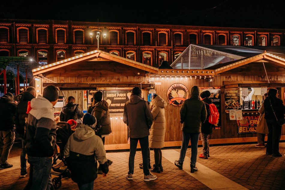 Łódź. Jarmark w Manufakturze w Łodzi tętni życiem. Tam poczujesz świąteczną atmosferę!