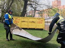 Łódź. Demontują fontannę w Parku Reymonta