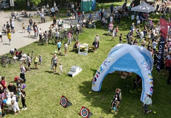 Łódź. Piknik na Młynku w Łodzi na zakończenie wakacji. Dmuchańce, alpaki i miasteczko zdrowia