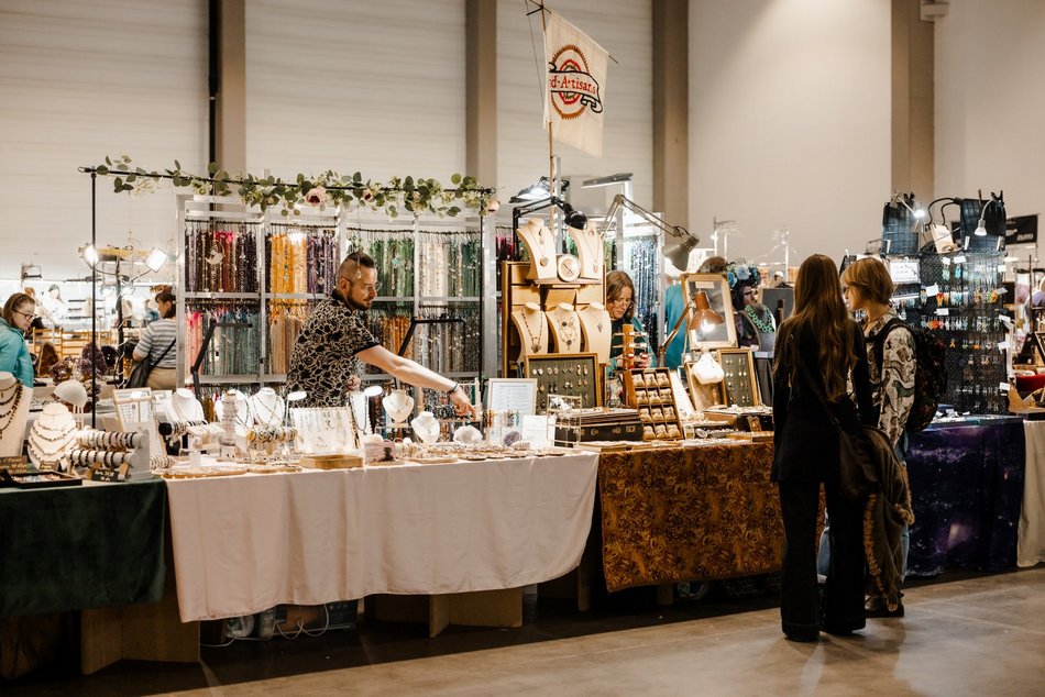 Łódź. Targi kamieni w hali Expo Łódź. Minerały, naturalna biżuteria, rękodzieło i... meteoryty!