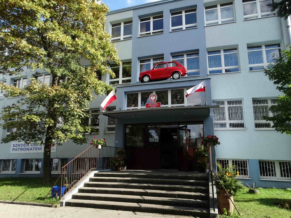 Łódź. Zespół Szkół Samochodowych w Łodzi (Technikum nr 7) - ul. Kilara 3/5