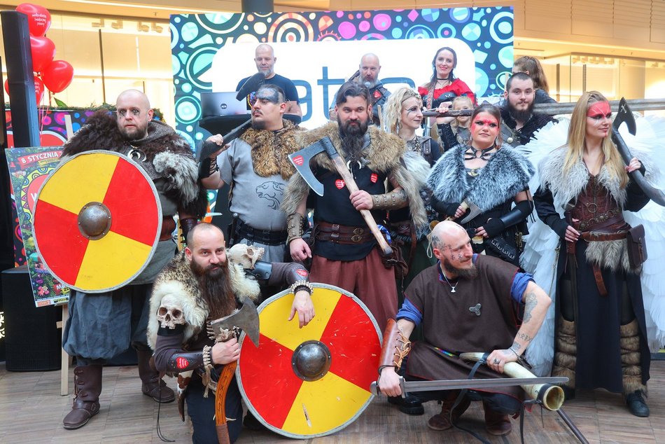 Łódź. Moc atrakcji w Manufakturze na WOŚP 2026 w Łodzi! Wikingowie, strażacy, pokazy i więcej