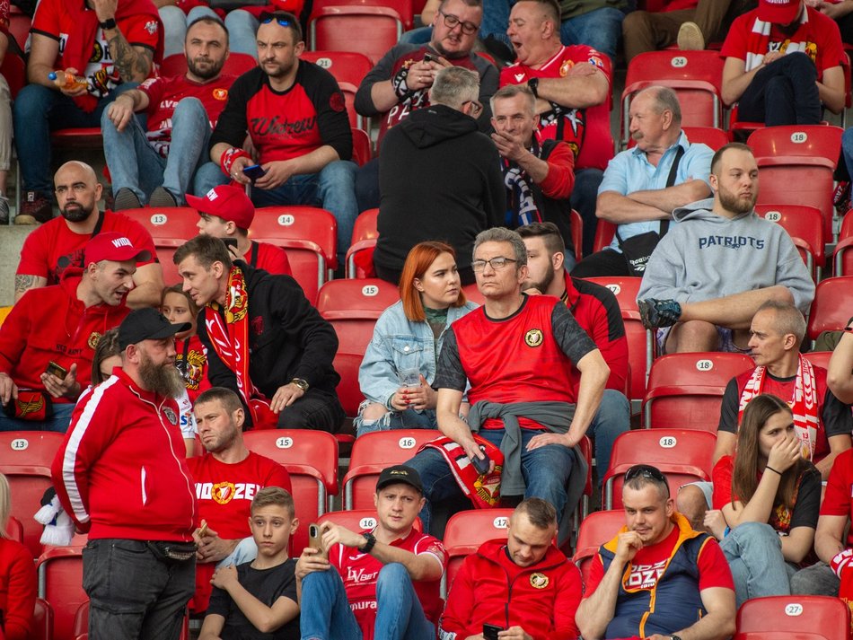 Kibice na meczu Widzewa Łódź z Koroną Kielce