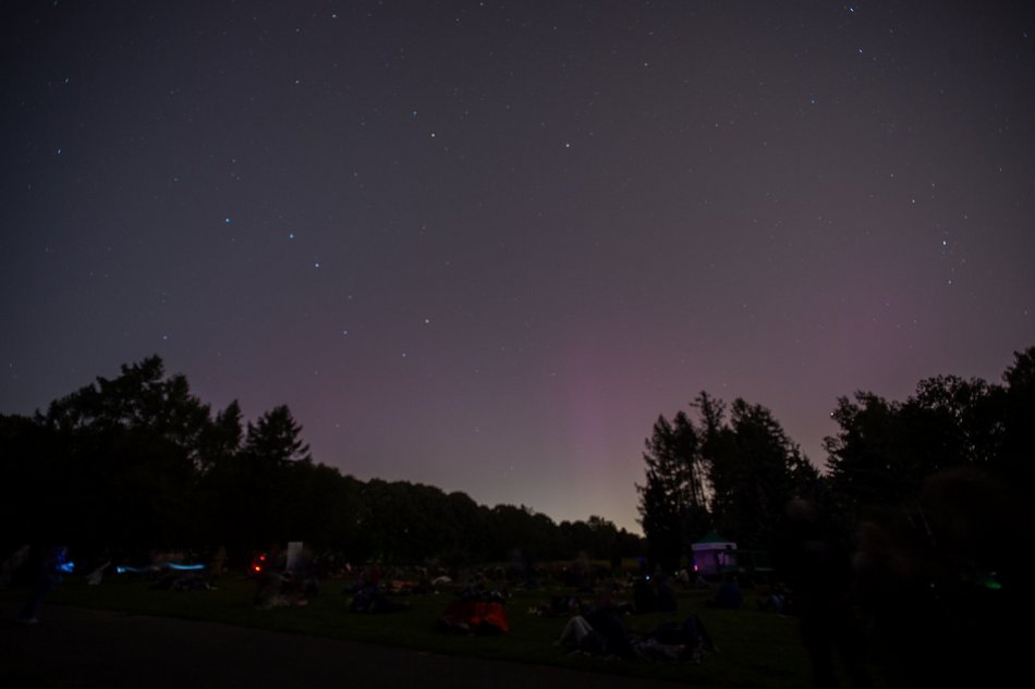 Zorza i spadające Perseidy nad Łodzią