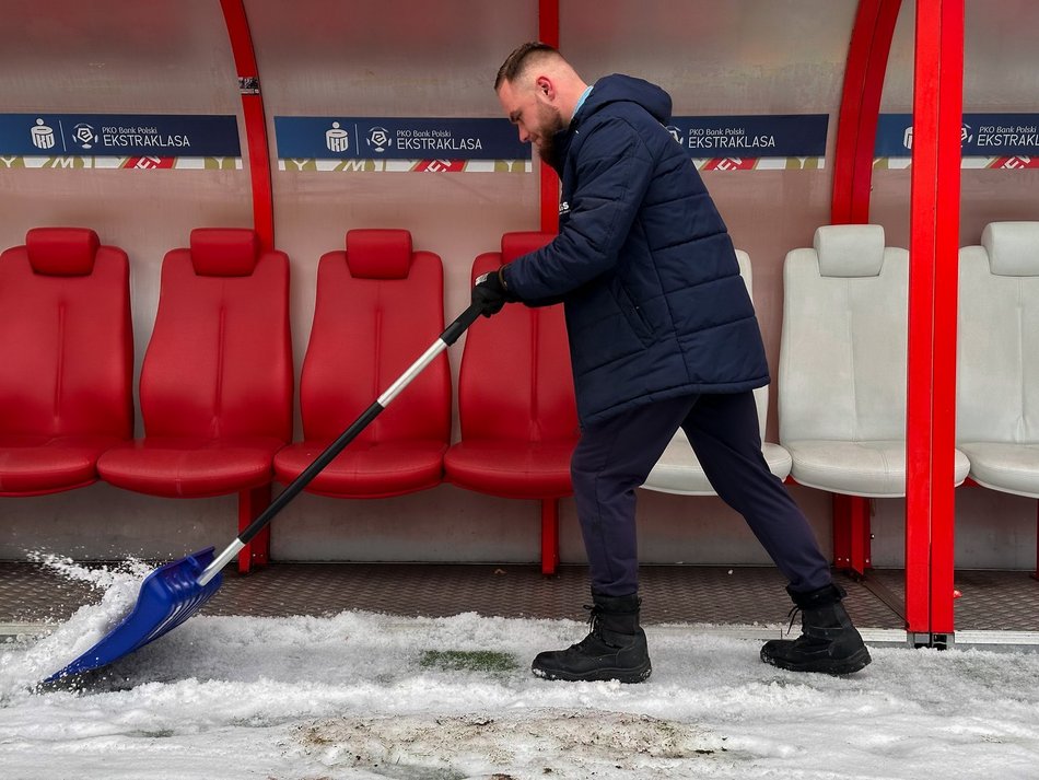 Łódź. Zima kontra murawa. Jak idą przygotowania do startu Ekstraklasy w Łodzi?
