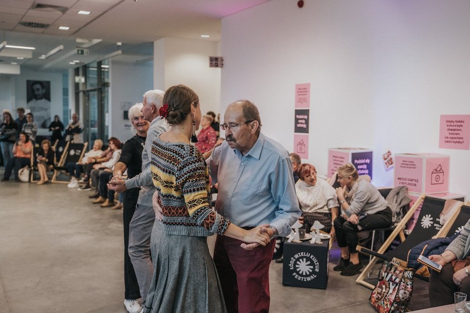 Łódź. Potańcówka w stylu retro? W Centrum Dialogu w Łodzi to możliwe!