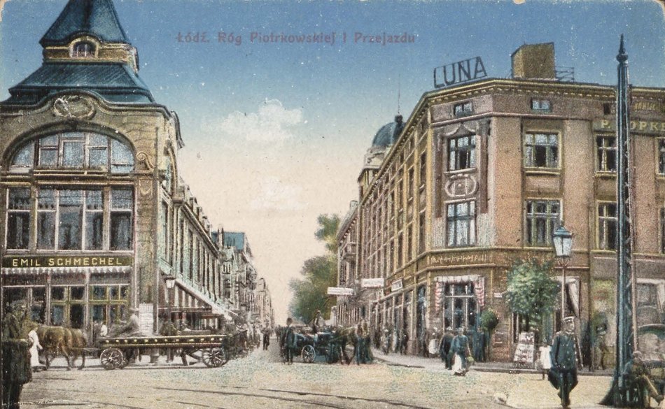 Stajnie na podwórkach w Łodzi