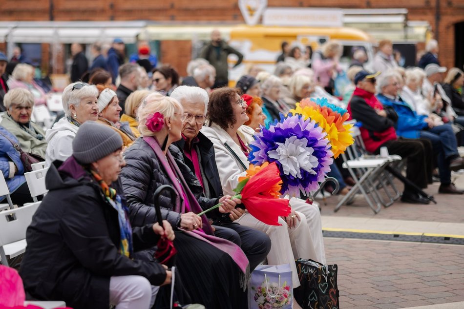 Ruszyły Senioralia 2026 w Łodzi. Trwa zabawa na rynku Manufaktury
