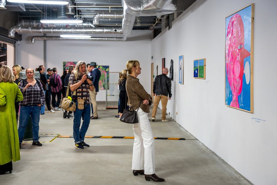 Galeria sztuki na... lotnisku w Łodzi! Oczekiwanie na samolot będzie przyjemnością!