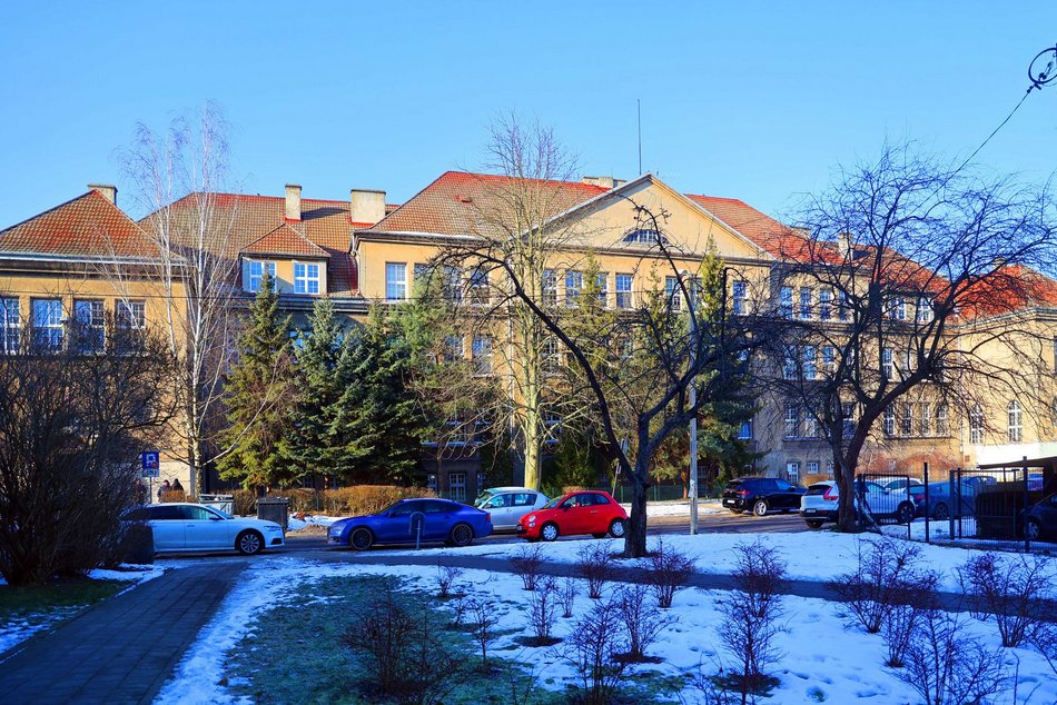 Łódź. Jubileusz w Szkole Podstawowej nr 42 w Łodzi. Huczne obchody z okazji 100-lecia