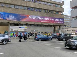 Łódź. Kultowy budynek przy Piotrkowskiej na sprzedaż! Ten 45 metrowy gigant może być twój!