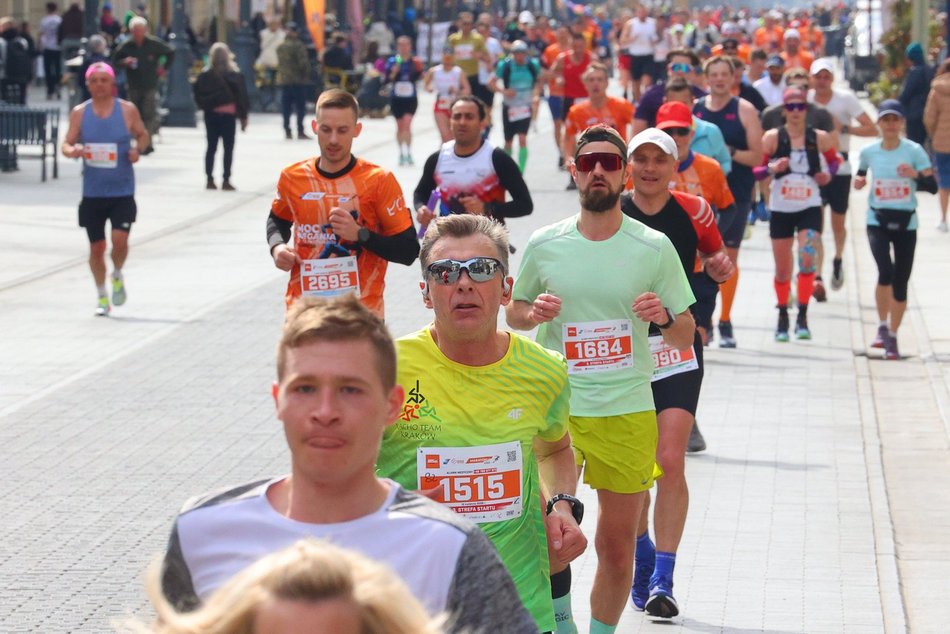 Łódź. DOZ Maraton Łódź 2026. Brałeś udział w biegu? Odszukaj się w galerii i zapisz na pamiątkę!