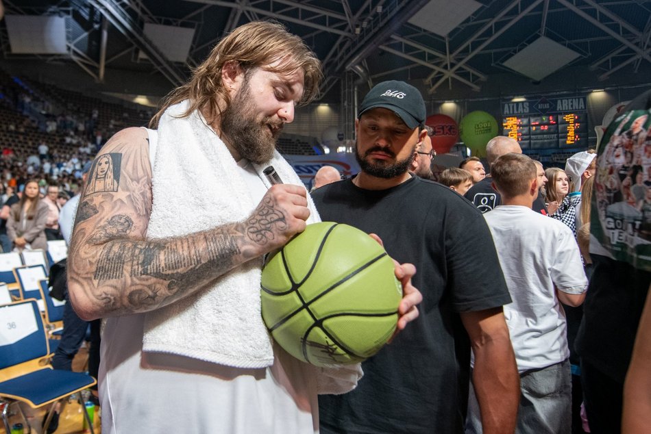 Łódź. Mecz Gortat Team vs NATO Team w Łodzi. Zagrają Bedoes 2115, Friz, Piotr Żyła, Mateusz Damięcki i inni