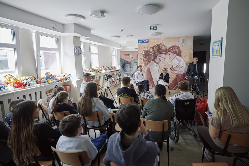 Łódź. Miko Marczyk odwiedził pacjentów Matki Polki w Łodzi. Mistrzowski gest rajdowca