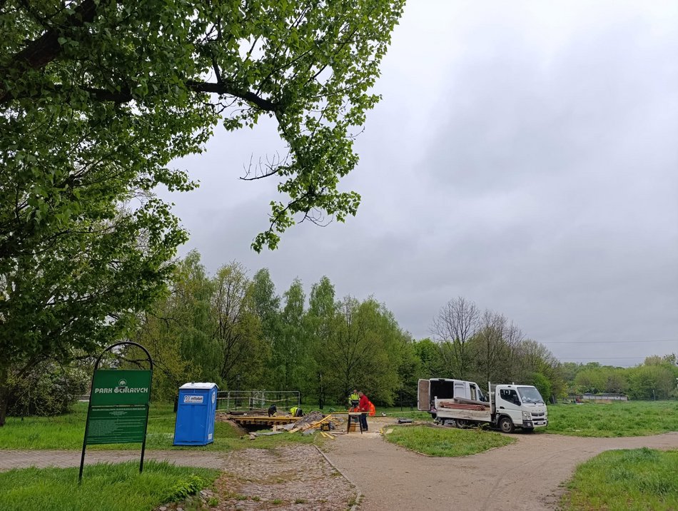 Odbudowa mostku w parku Ocalałych w Łodzi. Wróci ułatwienie dla pieszych i rowerzystów