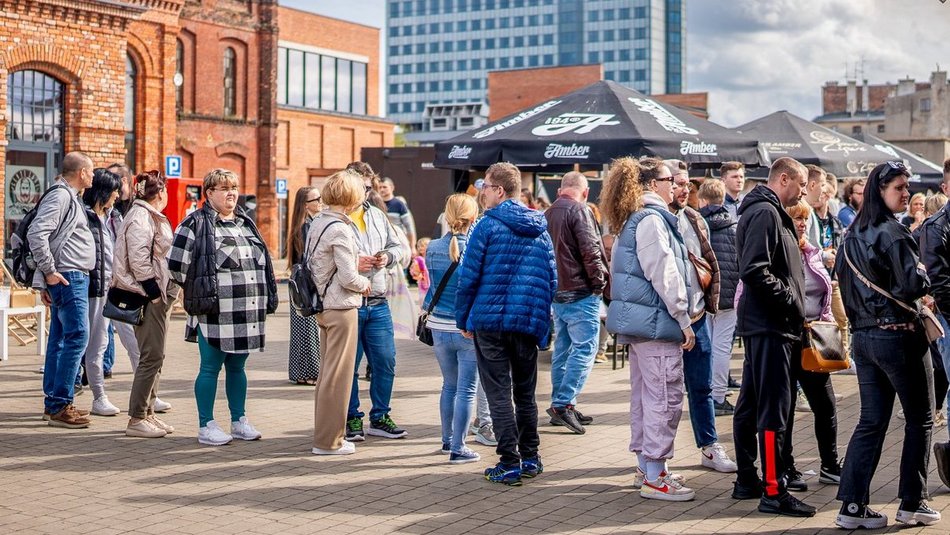 Łódź. Bazar smaku w Ogrodach Geyera w Łodzi. Żywność bezpośrednio od rolników i rzemieślników