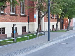 Łódź. Nowy zdrój z wodą w Łodzi. Powstał w odpowiedzi na potrzeby mieszkańców