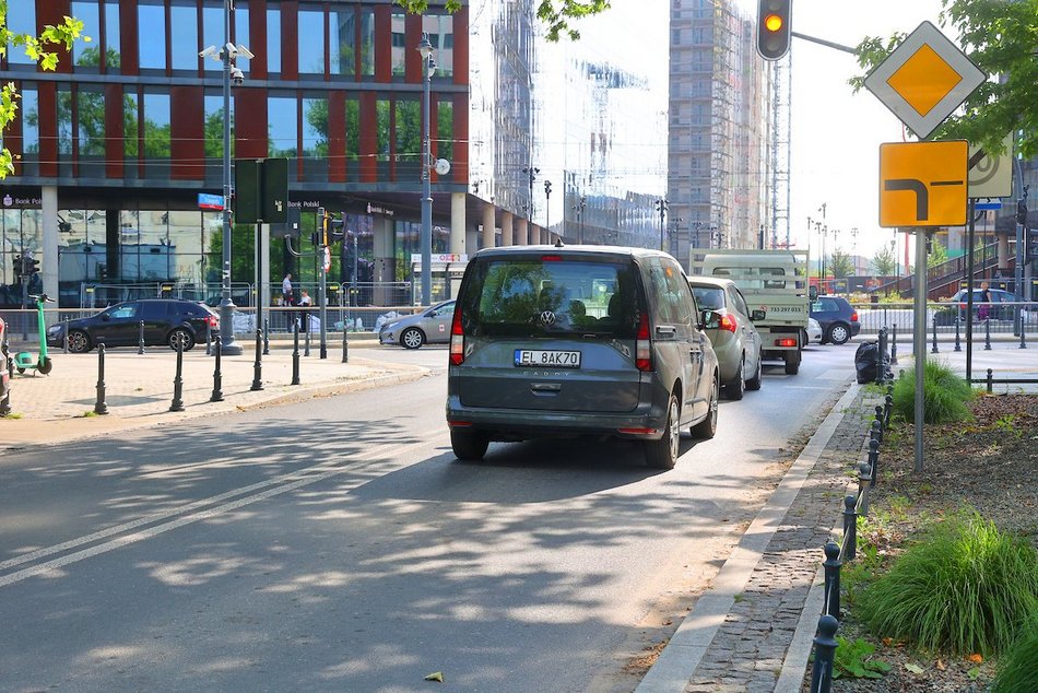 Łódź. Ważne zmiany w organizacji ruchu przy Traugutta w Łodzi. Uważaj na tym skrzyżowaniu