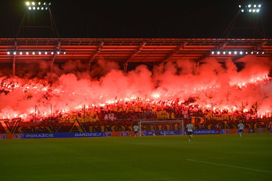 Kibice Widzewa Łódź z Pogonią Szczecin. Byłeś/aś tam? Znajdź się w galerii!