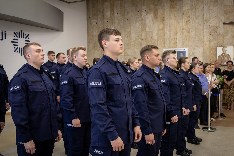 Łódź. Więcej policjantów w Łodzi. Uroczysta przysięga nowych funkcjonariuszy