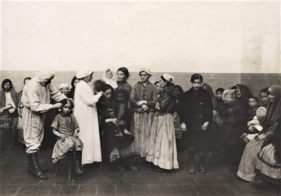 Odwszawianie - przymusowe obcinanie włosów