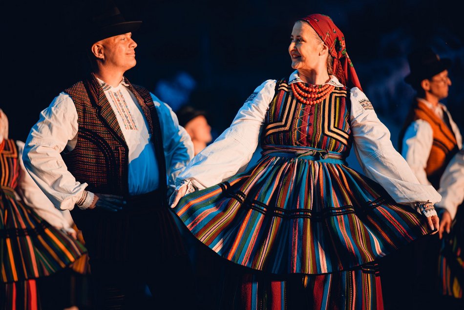 Łódź. Noc Świętojańska w Ogrodzie Botanicznym w Łodzi. Magia światła, natury i folkloru